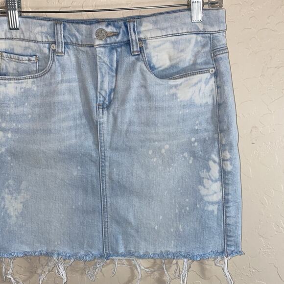 Blank NYC light wash jean skirt - Picture 3 of 5